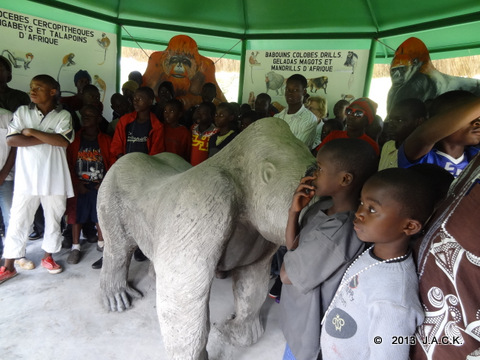 kids inaugurating the new education building